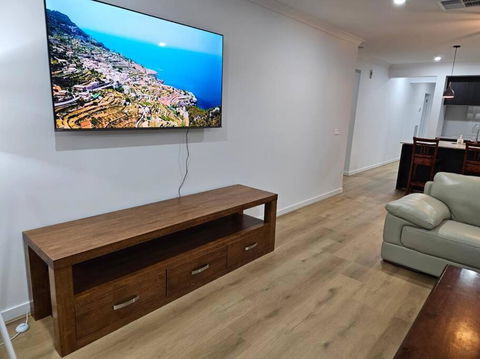 O Stylish 4 Room Oasis With 65 TV - Yamba Accommodation 0