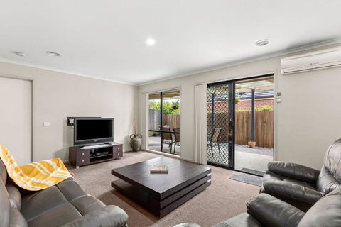 Oasis Springs - Yamba Accommodation 3