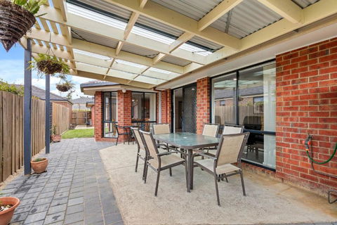 Oasis Springs - Yamba Accommodation 1