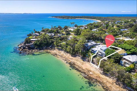 Ocean Front Luxury The Lambeth Walk - Yamba Accommodation 1