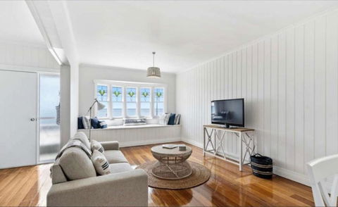 Ocean Views & City Convenience Perfect Getaway - Yamba Accommodation 2