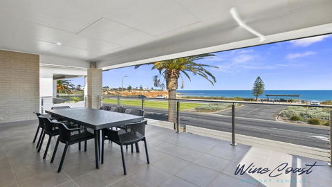 Oceanview Escape By Wine Coast Holidays - Yamba Accommodation 0