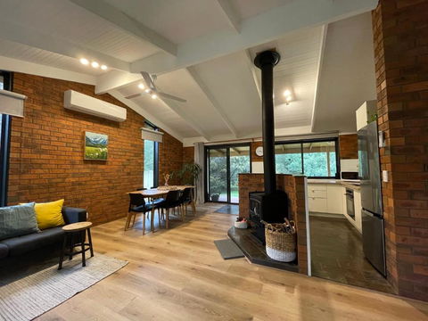 On The River, Porepunkah - Bright VIC - Yamba Accommodation 0