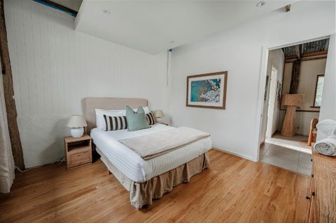 Orchard Cottage - Quiet Farm Escape - Yamba Accommodation 1