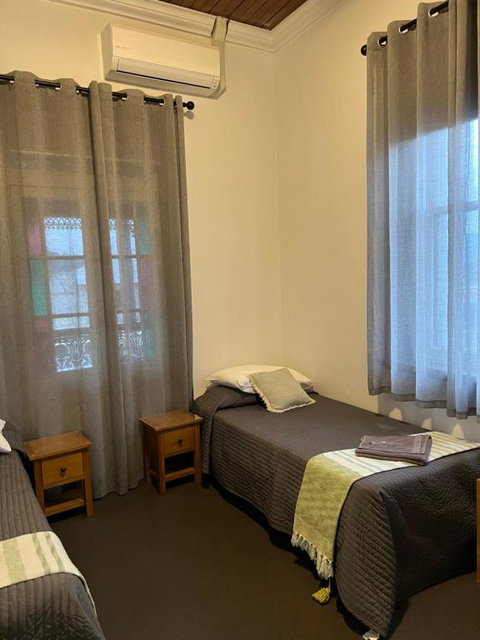 Oriental Hotel Tumut - Yamba Accommodation 2