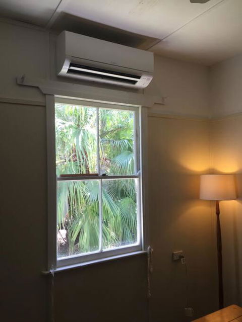 Original Surf Cottage In Heart Of Pottsville Beach - Yamba Accommodation 3