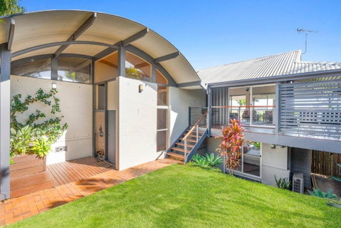 Paradise Palms - Resort Retreat With Panoramic Views - Yamba Accommodation 2