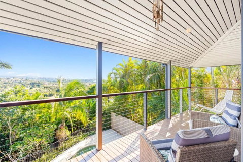 Paradise Palms - Resort Retreat With Panoramic Views - Yamba Accommodation 3
