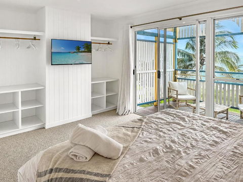 Paradise Palms Tangalooma - Yamba Accommodation 1