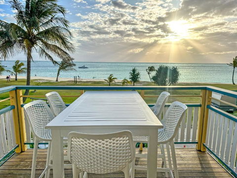 Paradise Palms Tangalooma - Yamba Accommodation 0