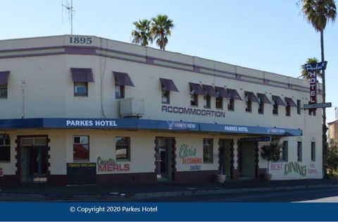 Parkes Hotel - Yamba Accommodation 0