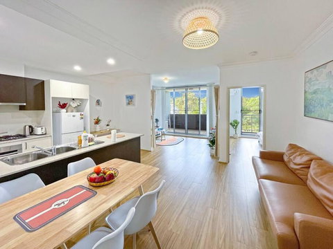 ParkView Apt & Private Parking & Close To Station - Yamba Accommodation 1