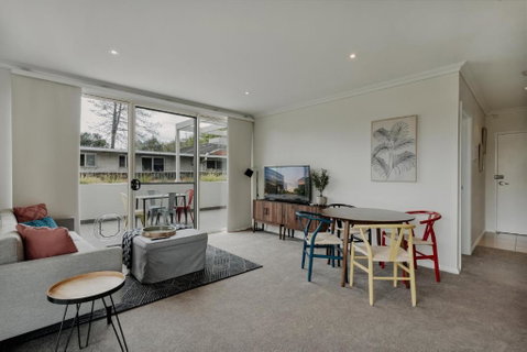 Peaceful 1-Bed Apartment Close To Lonsdale St - Yamba Accommodation 0