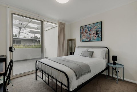 Peaceful 1-Bed Apartment Close To Lonsdale St - Yamba Accommodation 2