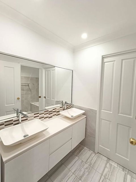 Peaceful Room In Modern Baulkham Hills Home - BH3 - Yamba Accommodation 3