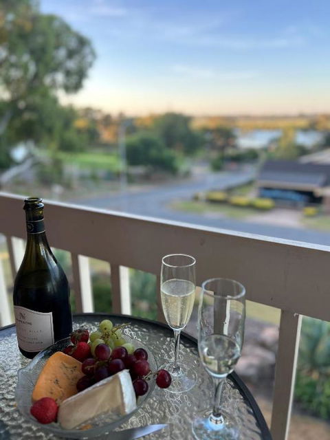 Pelican Retreat - Corporate / Tradie / Family - Yamba Accommodation 3