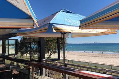 PET FRIENDLY & Super Central Retro Beach Pad! - Yamba Accommodation 2