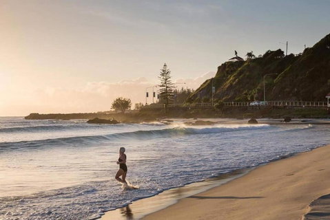 PET FRIENDLY & Super Central Retro Beach Pad! - Yamba Accommodation 3