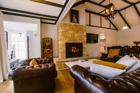 Pet-Friendly Highlands Home With Fireplace - Yamba Accommodation 0