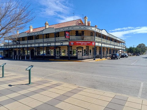 PETERBOROUGH HOTEL - Yamba Accommodation 0