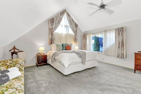 Picket Fence Cottage - Steps From Adelaide Oval - Yamba Accommodation 2