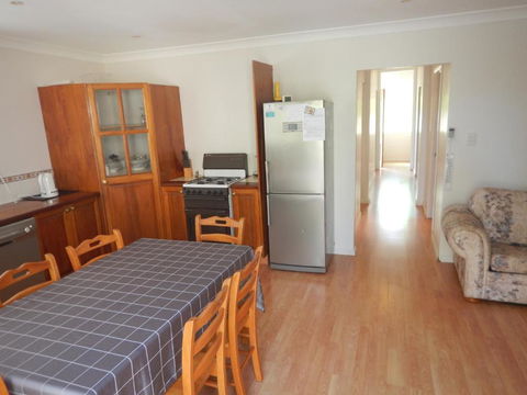 Pine Cottage - Yamba Accommodation 3