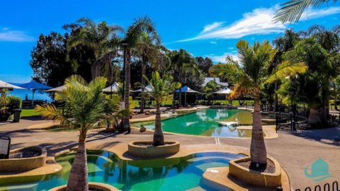 Plover Executive Deluxe Villa 25 - Yamba Accommodation 1