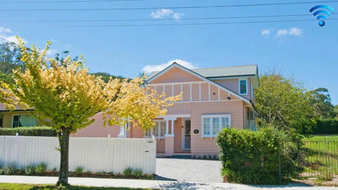 Plum Tree Cottage - Yamba Accommodation 0
