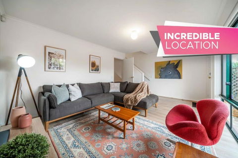 Poppy On The Lane - WiFi CBD - Yamba Accommodation 1