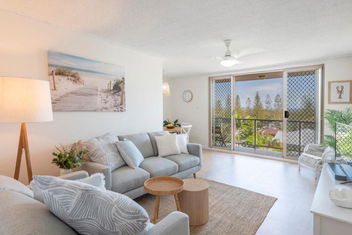 Poppy\'s Place - Oceanstays with Yamba Accommodation