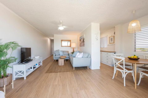 Poppy\'s Place - Oceanstays - Yamba Accommodation 2