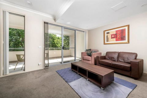 Quiet Apartment In Braddon ACT - Yamba Accommodation 2