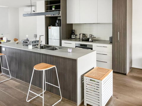 Private Room & Ensuite, In Shared Modern 2 Level Apartment - Full Use Of All Facilities - Yamba Accommodation 2