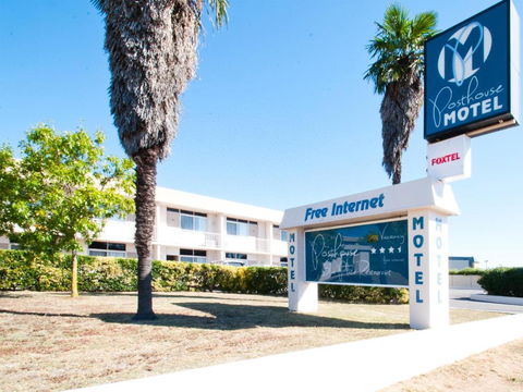 Posthouse Motor Lodge - Yamba Accommodation 0