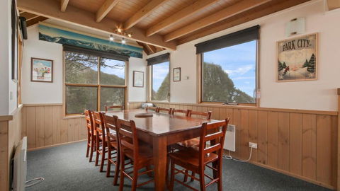 Powderkeg - Yamba Accommodation 3