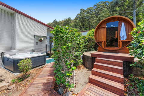 Private Luxury In The Mountains With Running Creek - Yamba Accommodation 1