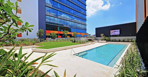 Private Bedroom & Bathroom In Shared Inner Brisbane Apartment - Yamba Accommodation 1