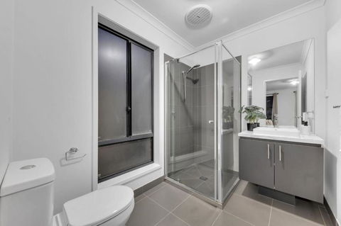 Private Room Cbd Airport 20 Min - Yamba Accommodation 3