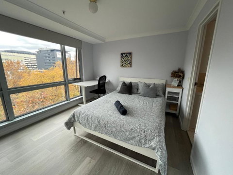Private Room With Ensuite In The CBD - Yamba Accommodation 1