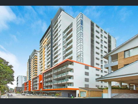 Private Room With Shared Washroom Only In 3bhk Apartment - Yamba Accommodation 0