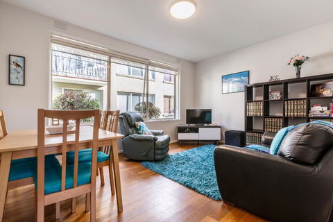 Quaint & Homey Ripponlea Flat - Yamba Accommodation 0
