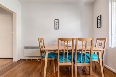 Quaint & Homey Ripponlea Flat - Yamba Accommodation 3