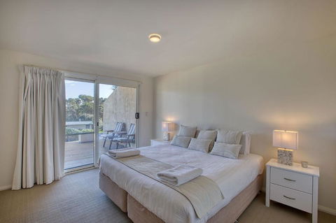 Quarterdeck Apartment - Yamba Accommodation 2