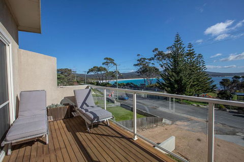 Quarterdeck Apartment - Yamba Accommodation 0