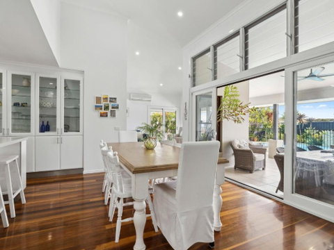 Quay-Largo - Yamba Accommodation 0
