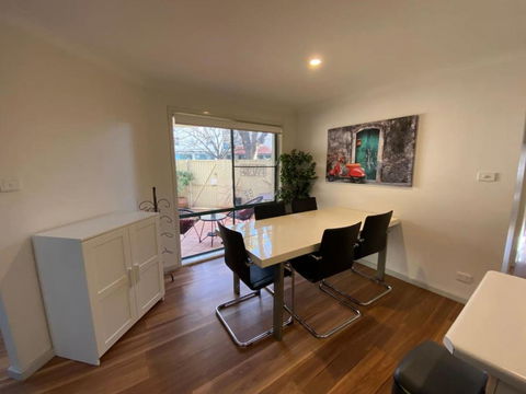 Quiet 2 Bedroom Apt In The Heart Of Old Kingston - Yamba Accommodation 1