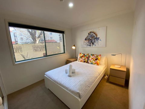 Quiet 2 Bedroom Apt In The Heart Of Old Kingston - Yamba Accommodation 3