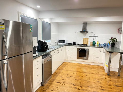 Quiet, Cozy And Calm 3 Bedroom House. - Yamba Accommodation 2