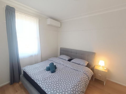 Quiet Room With Air Conditioning - E4 - Yamba Accommodation 2
