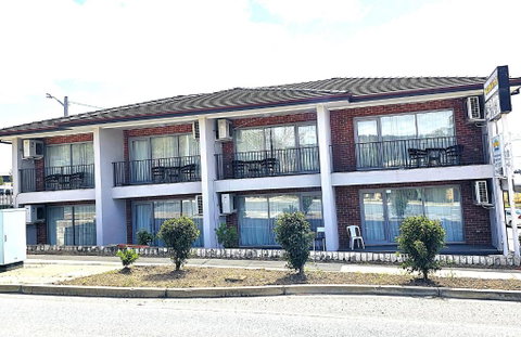 Rainbow Motel Queanbeyan - Yamba Accommodation 2